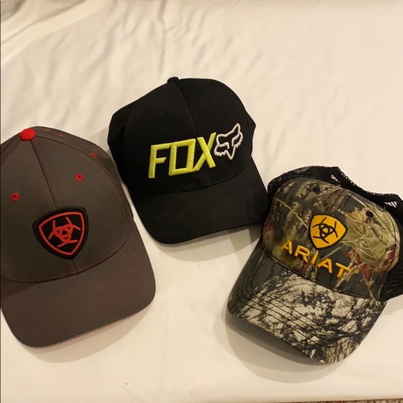 Mens Hats in LOT of 3 - Picture 1 of 9